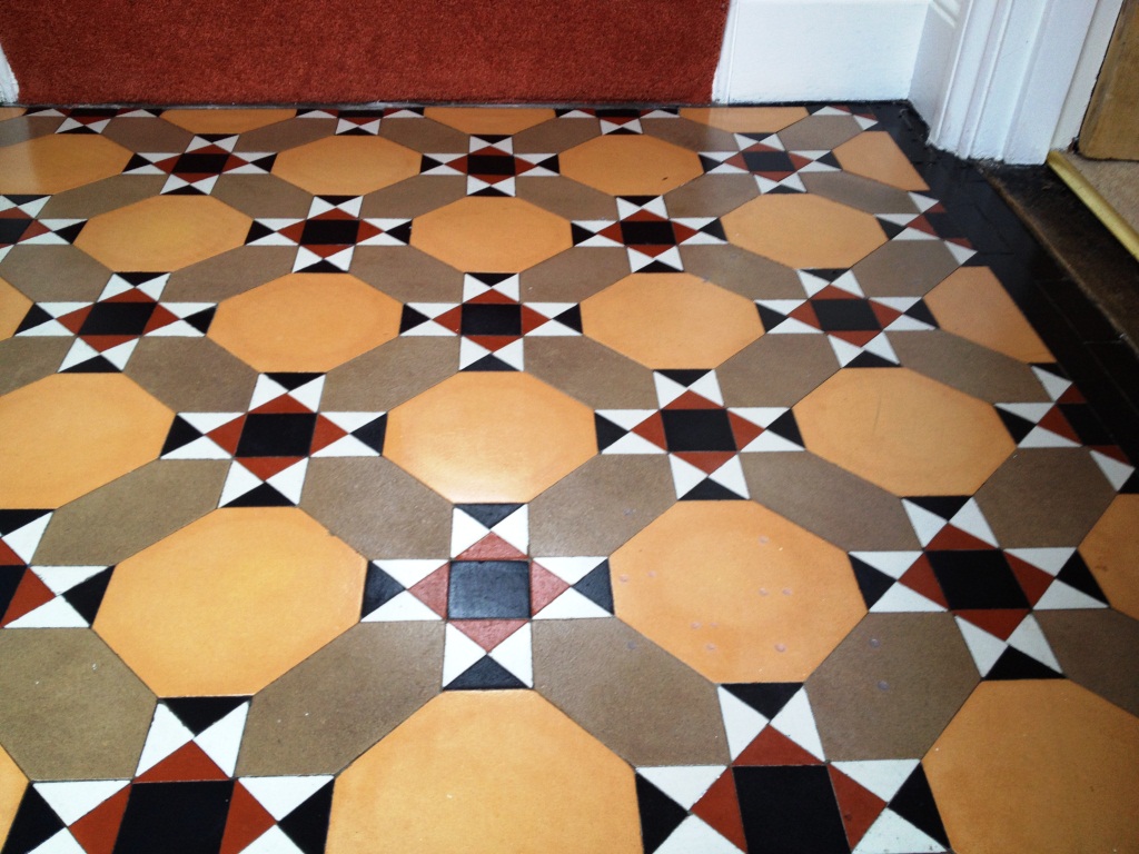 Victorian Tiled Floor Thame After Cleaning and Sealing
